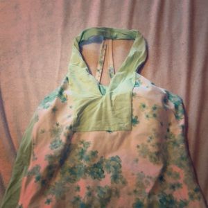 Gorgeous floral lululemon top.